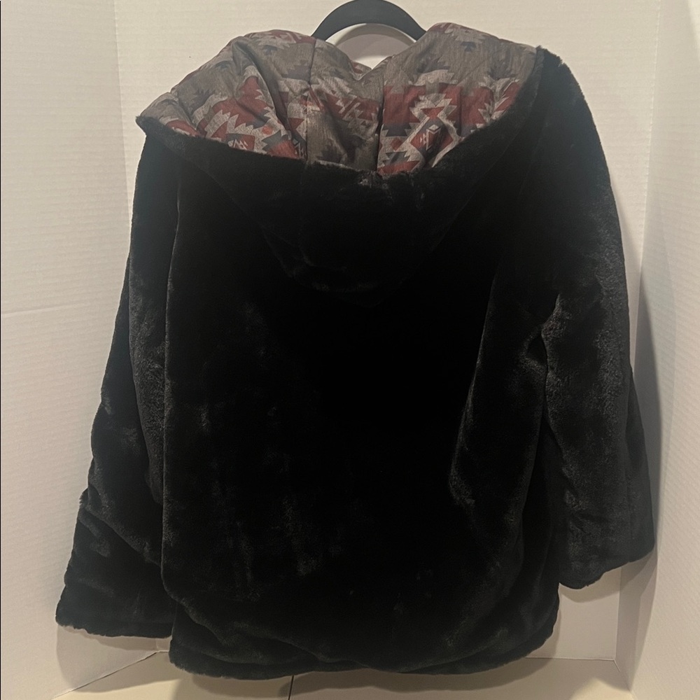 Pendleton Ladies’ Hooded Reversible Faux Fur/Native-Inspired Aztec Jacket - Picture 6 of 14